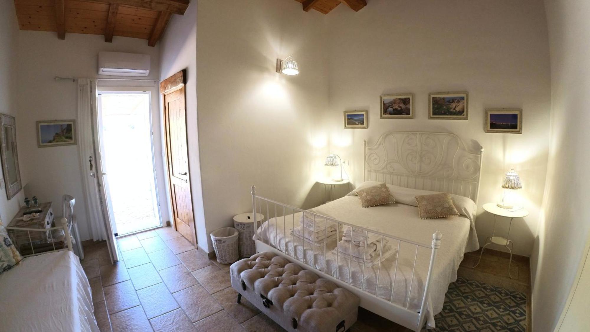 Monti Russu Natural Guest House Aglientu Exterior foto